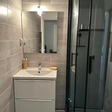 Apartman L'emeraude, Les Pieds Dans L'eau