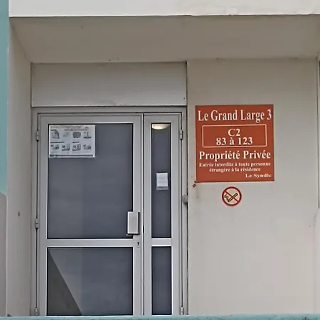 L'emeraude, Les Pieds Dans L'eau Saint-Hilaire-de-Riez