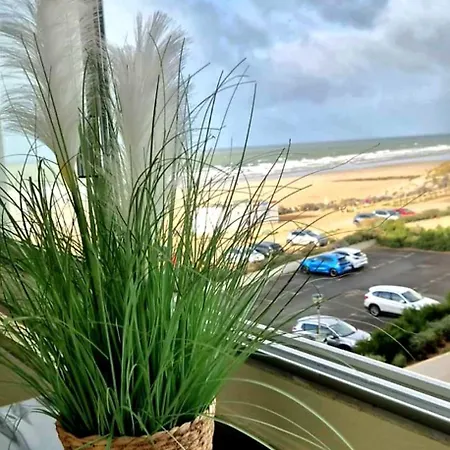 L'emeraude, Les Pieds Dans L'eau סנט-אילר-דה-רייה